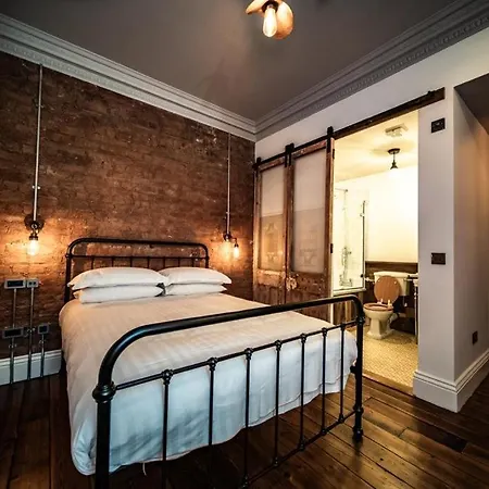 40 Winks Hotel
